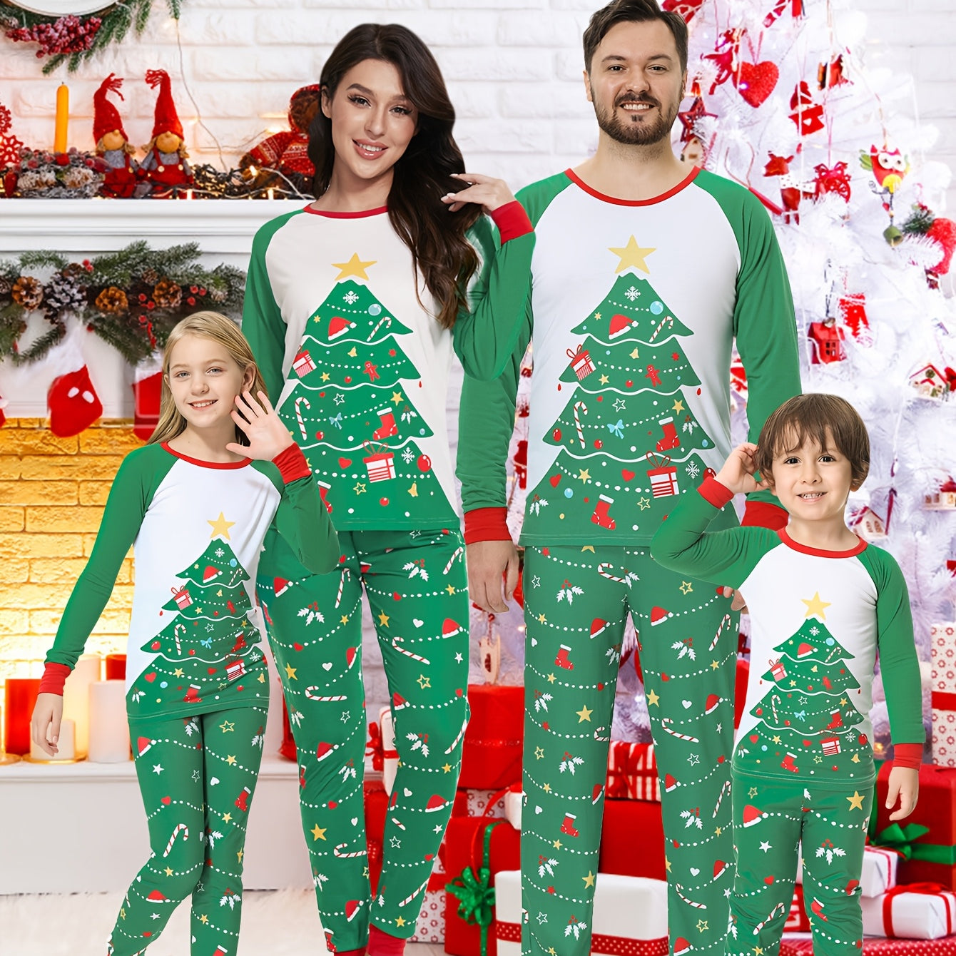 Pijama familiar navideño verde unisex - Motivo de árbol de Navidad y pantalones con patrón festivo