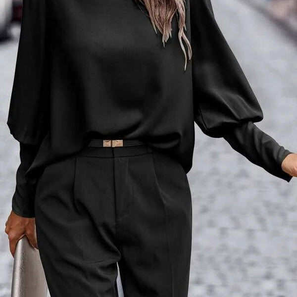 Women's blouse with puff sleeves - round neck & loose fit