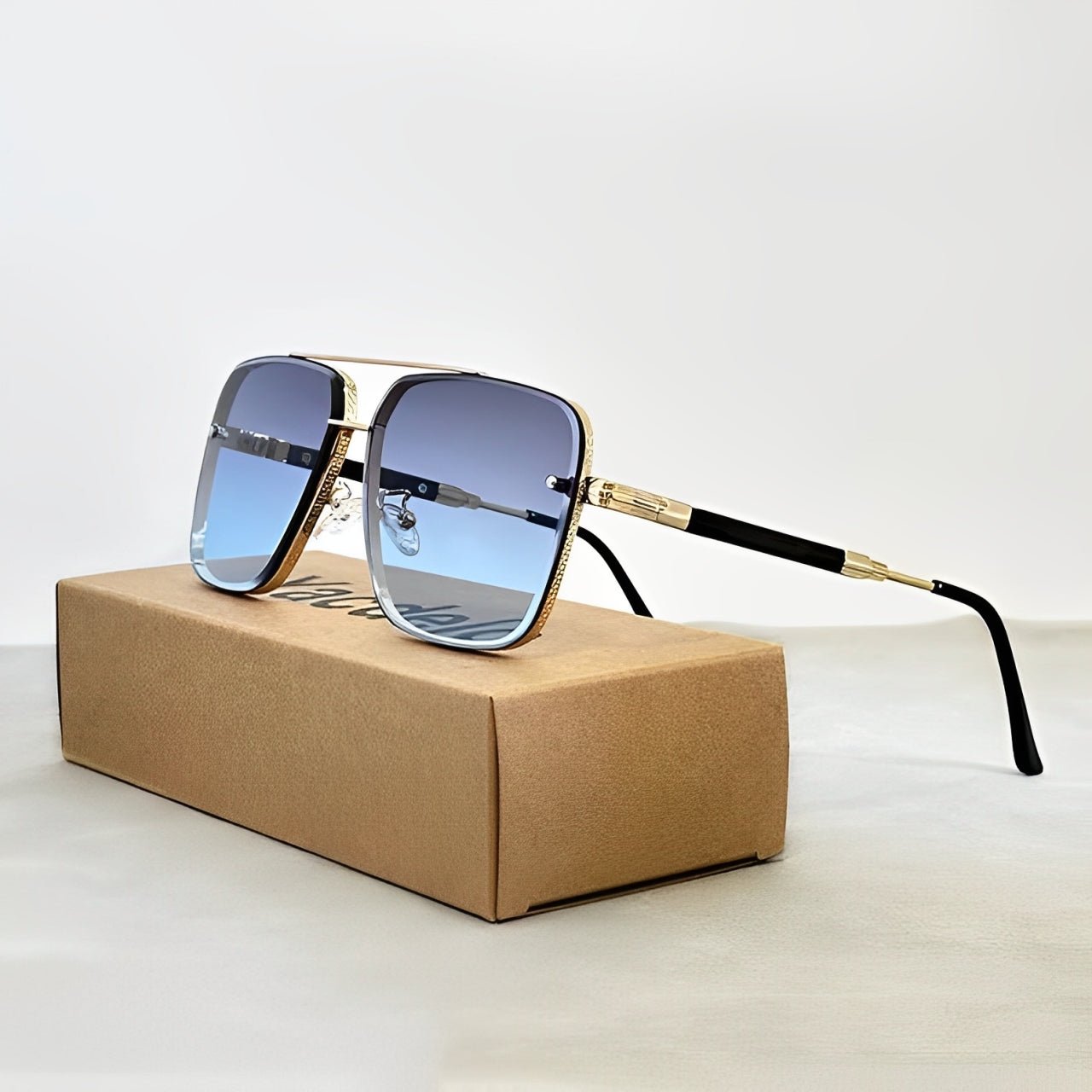 Men's Retro-Style Pilot Sunglasses with Gold Frame and Gradient Lenses