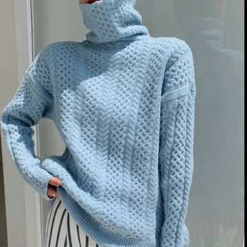 Suéter de mujer con patrón de trenzas - Cuello alto y ajuste oversize