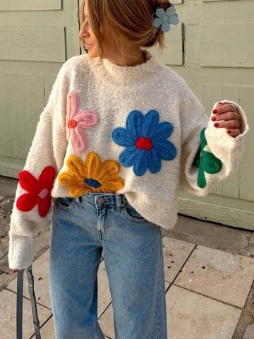 Damen Weißer Grobstrick-Pullover - Oversize mit 3D-Blumenapplikationen