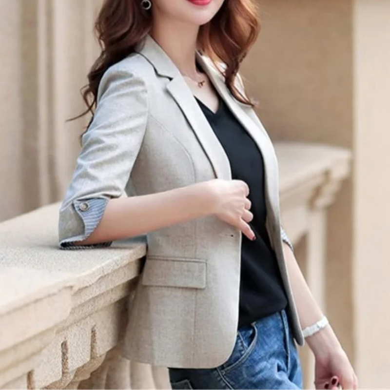 Women's Tailored Blazer - 3/4 Sleeves & Striped Lining