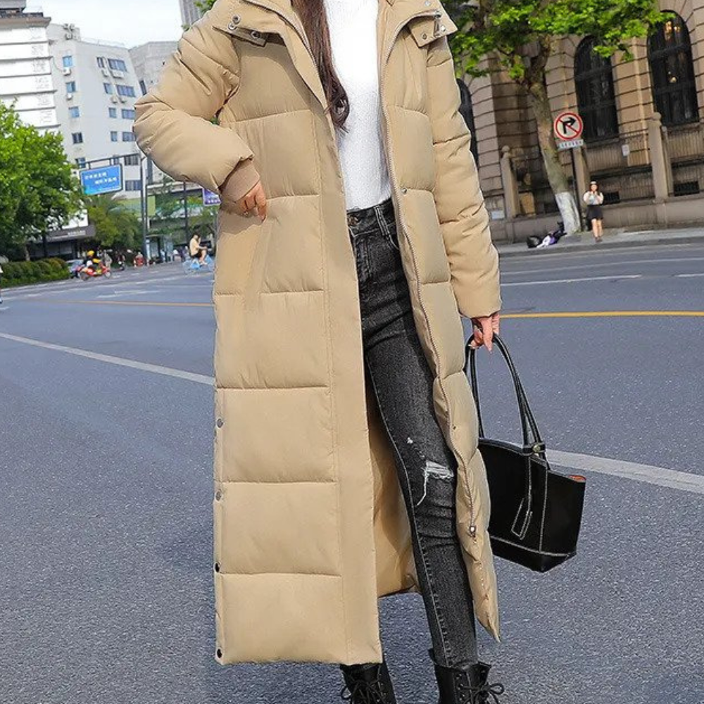 Women's Maxi Puffer Coat - Hood with Full-Length Zipper