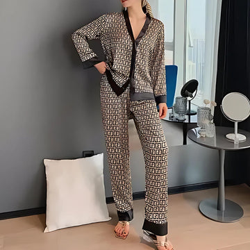 Stilvolles Pyjama-Set mit Schwarz-Goldenem Design für Damen | Sophia