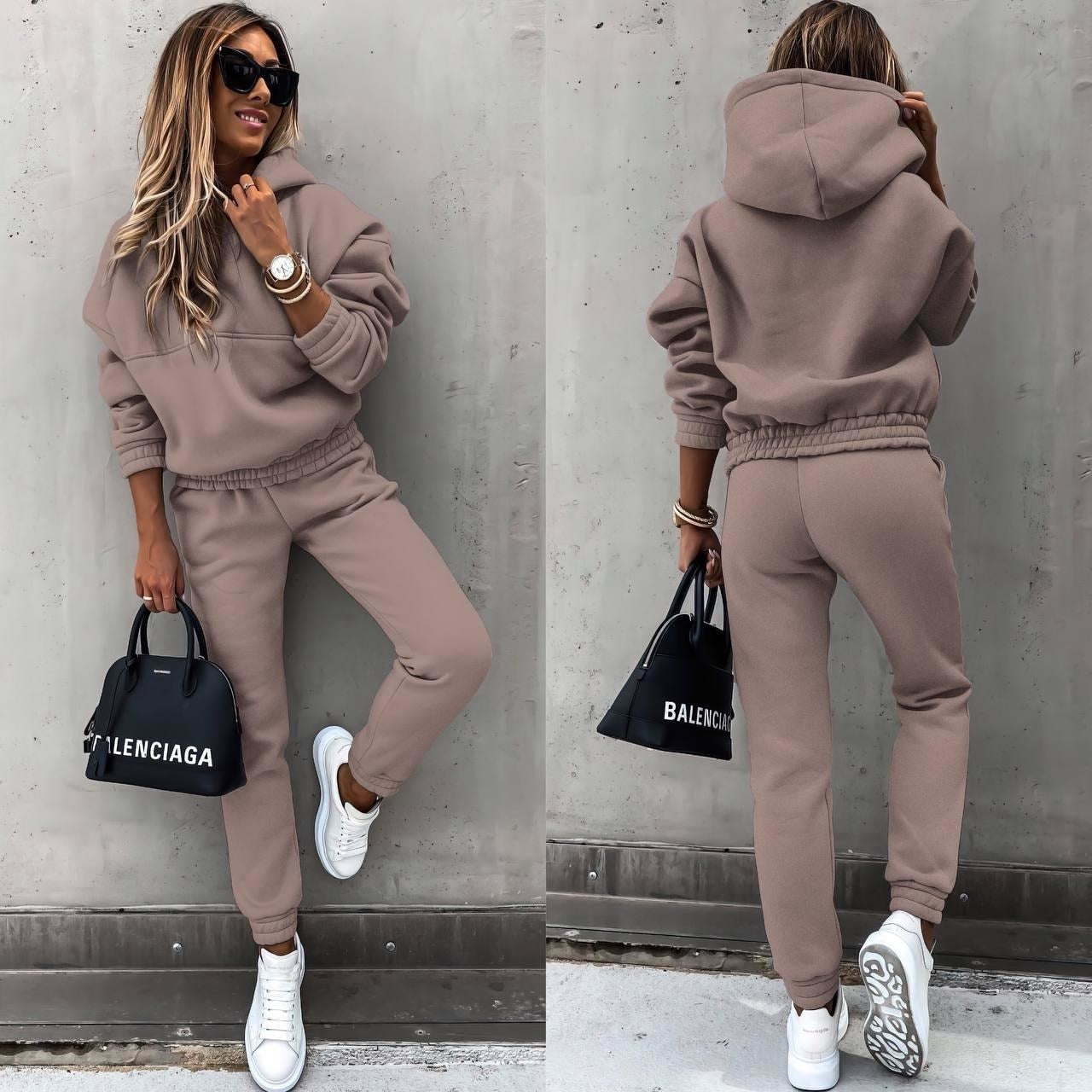 Women's Hoodie & Jogger Set - Cozy & Stylish