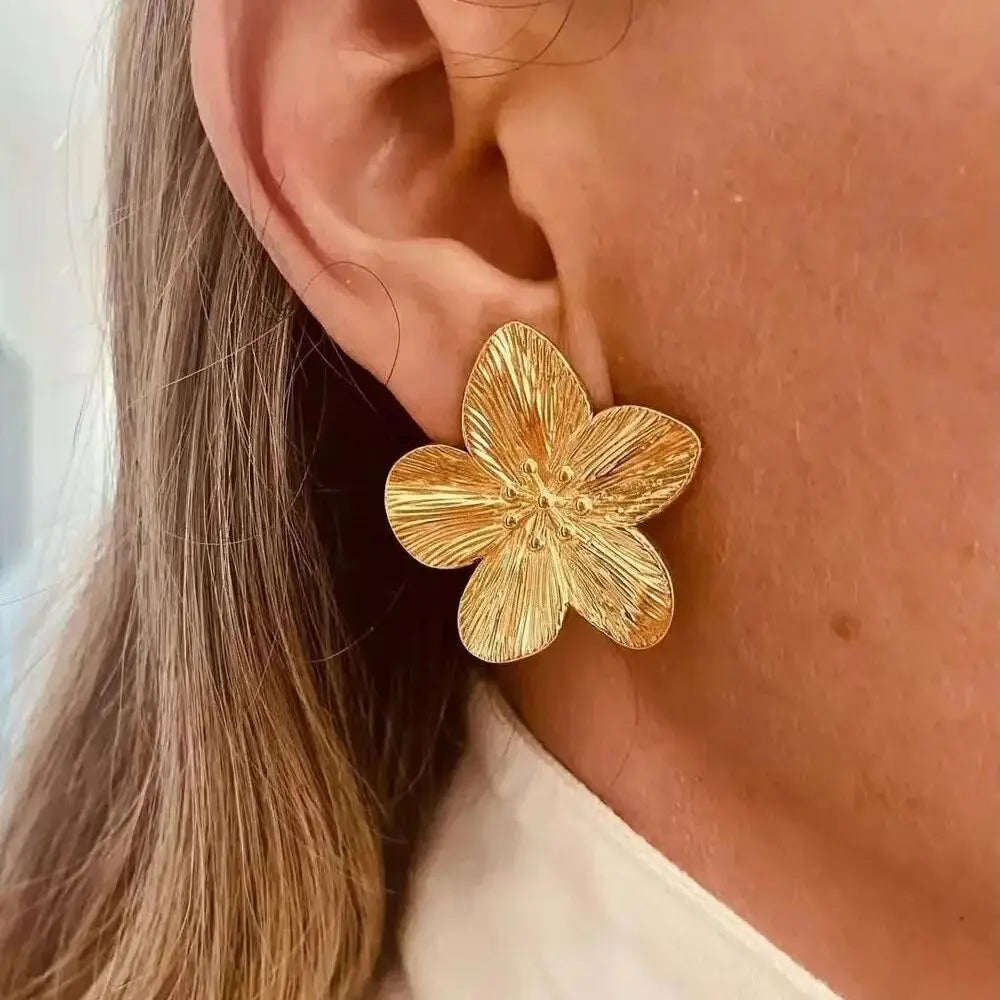Damen Ohrstecker Blume - Statement Schmuck mit Strukturiertem Finish