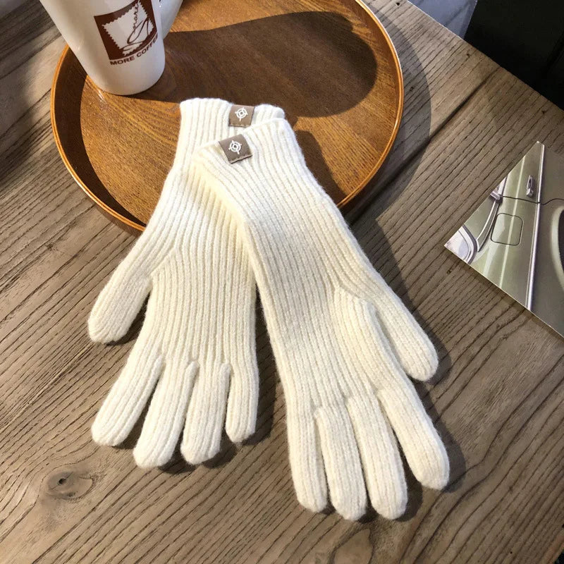 Men's knitted winter gloves - ribbed & touchscreen-compatible