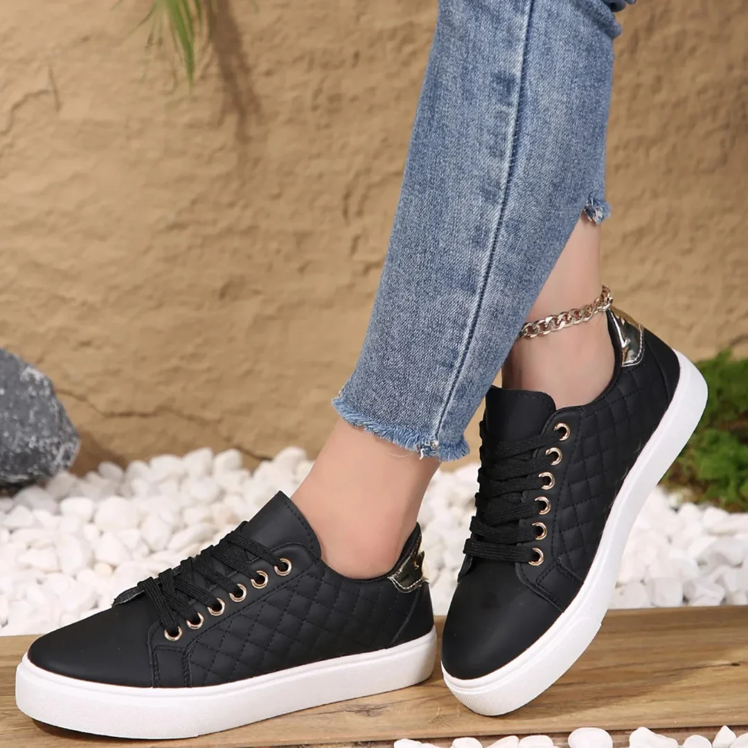 Damen Gesteppte Schnür-Sneakers - Mit Gold-Details