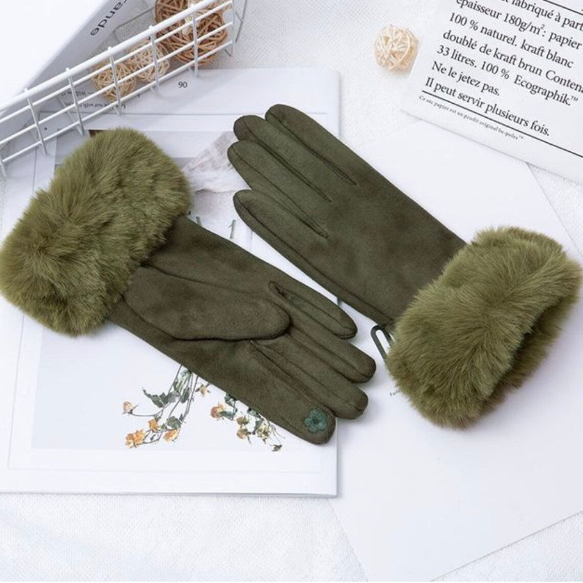 Women's Touchscreen Winter Gloves - Soft Cuffs & Smooth Finish