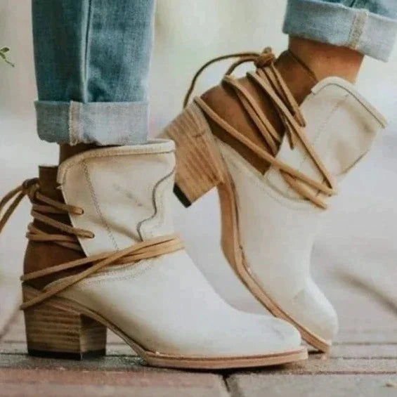 Dames enkellaarsjes in westernstijl - veterdetails & blokhak