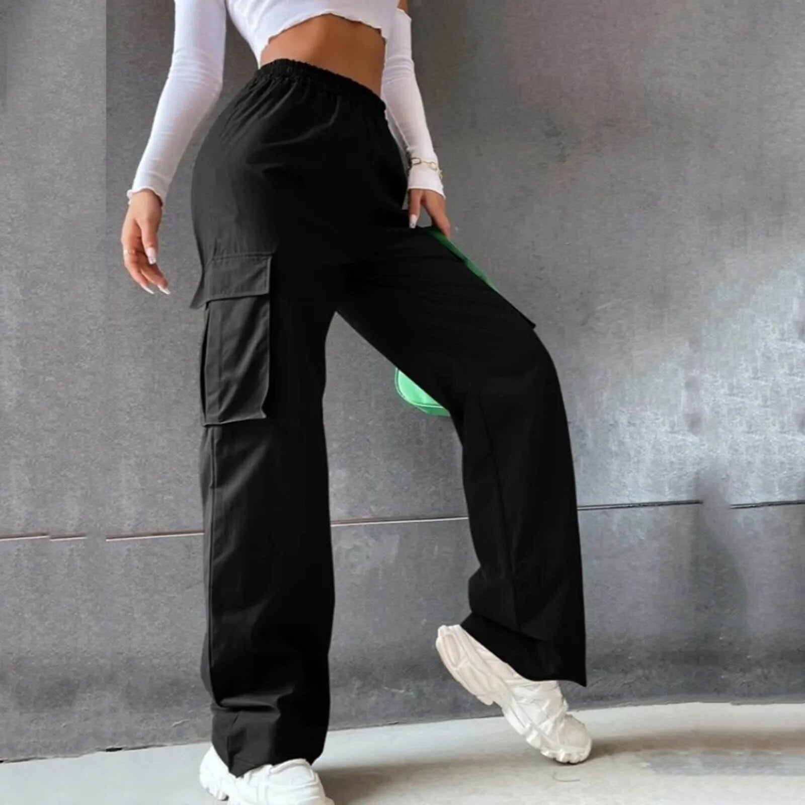 Women's High-Waisted Cargo Pants – Wide-Leg with Multiple Pockets